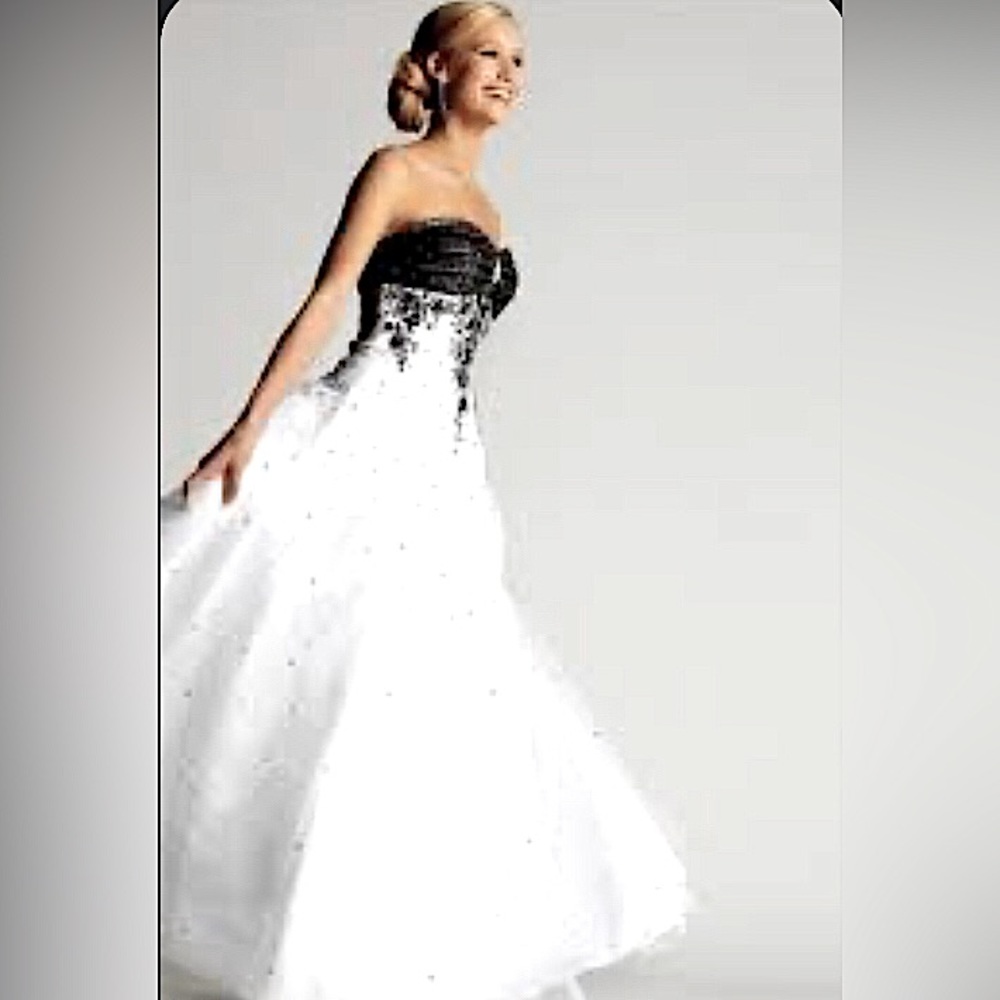 Faviana Couture